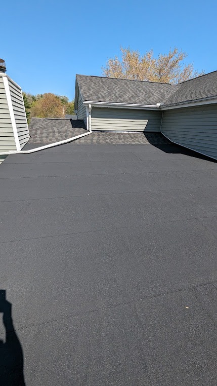 Flat roof installation in Columbus OH